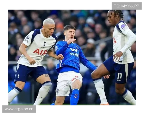 曼联中场控球率虚高问题持续暴露，防守稳定性逐步反映在近期战绩