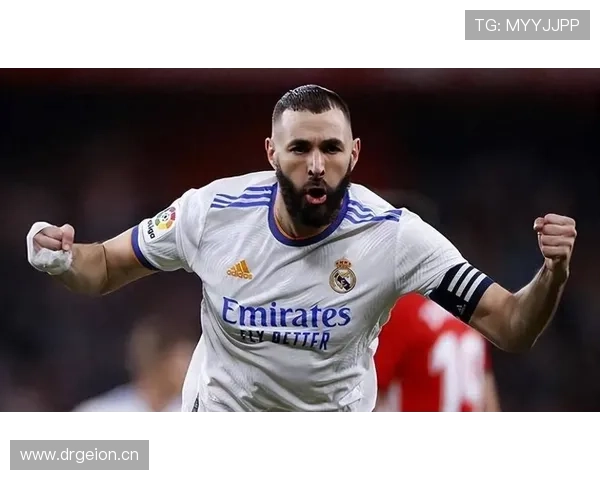 莱万与本泽马：终结效率分化，单点爆破转向体系依赖