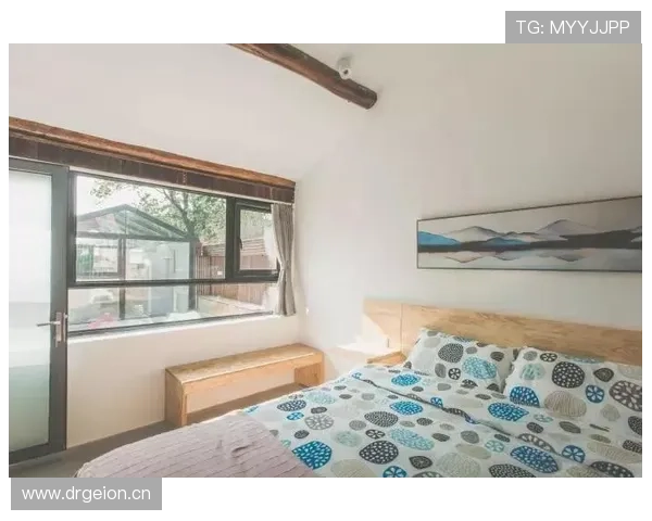 董志豪家里那阵容，普通人住别墅他却自己抱着篮球睡觉？