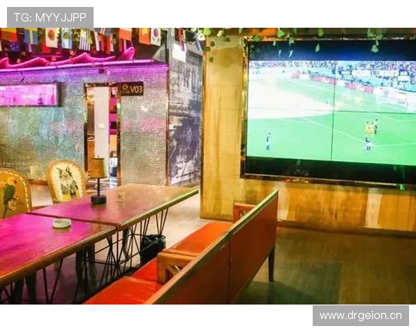 鲍春来家里小院竟然比他夺冠时还气派，差点以为走错片场了