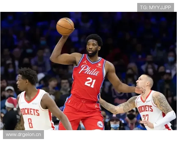 卢尔·邓无球跑动牵制防守，改变对手侧翼布防策略