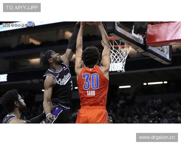 科里森挡拆制造错位提升效率 助力球队内线稳定输出